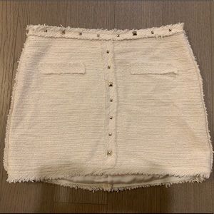 Zara Skirts - ZARA WHITE MINI SKIRT SIZE SMALL Zara Skirts - ZARA WHITE MINI SKIRT SIZE SMALL
